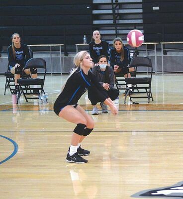 Hailey Pease digs this kill as the Lady ‘Pack outlasted Union. KELLEY PEARSON PHOTO